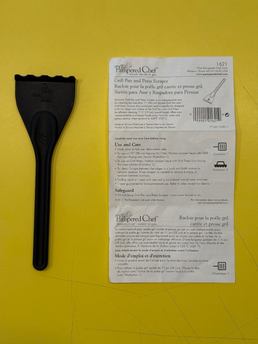 The Pampered Chef Grill Pan and Press Scraper #1621 Black Nylon